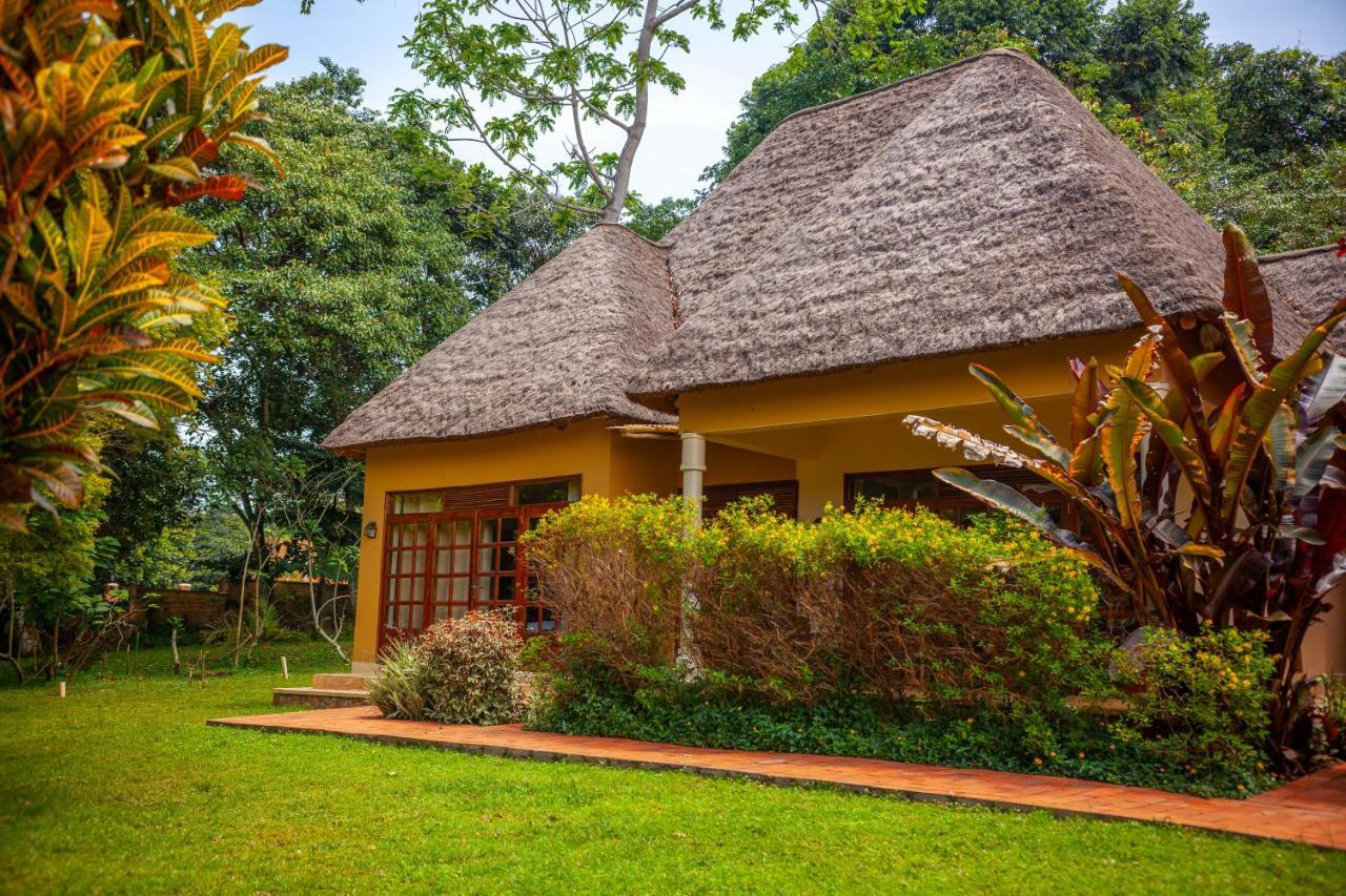 Brovad Sands Lodge Kalangala Экстерьер фото