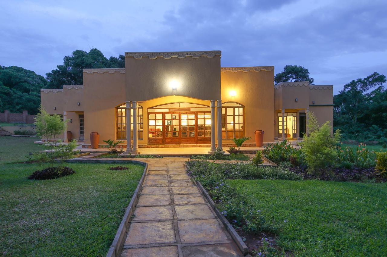 Brovad Sands Lodge Kalangala Экстерьер фото